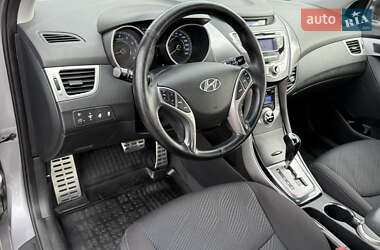 Седан Hyundai Elantra 2013 в 
