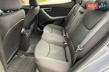 Седан Hyundai Elantra 2013 в 