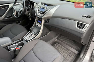 Седан Hyundai Elantra 2013 в 