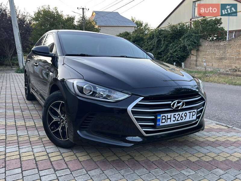 Седан Hyundai Elantra 2016 в Одессе