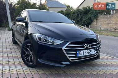 Седан Hyundai Elantra 2016 в 