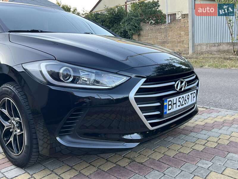 Седан Hyundai Elantra 2016 в Одессе