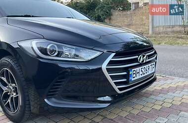 Седан Hyundai Elantra 2016 в 