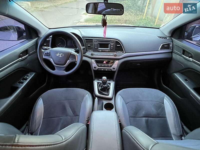 Седан Hyundai Elantra 2016 в Одессе