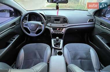 Седан Hyundai Elantra 2016 в 