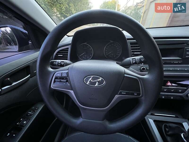 Седан Hyundai Elantra 2016 в Одессе