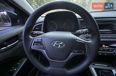 Седан Hyundai Elantra 2016 в 