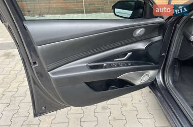 Седан Hyundai Elantra 2021 в 