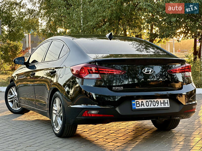 Седан Hyundai Elantra 2019 в Кропивницком