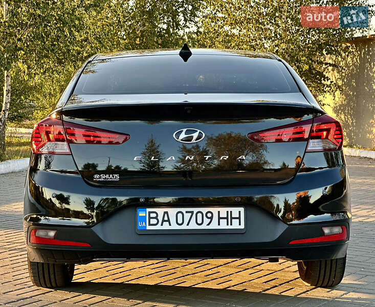 Седан Hyundai Elantra 2019 в Кропивницком