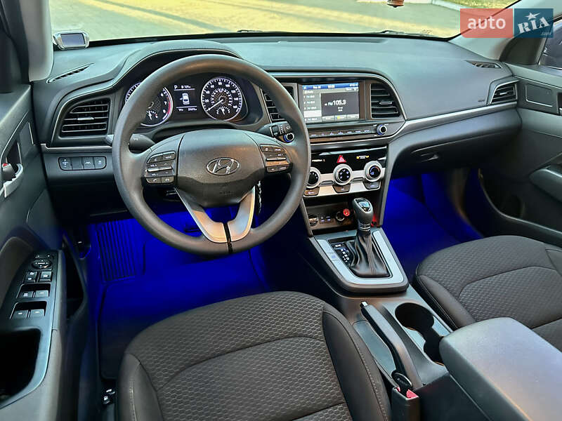 Седан Hyundai Elantra 2019 в Кропивницком