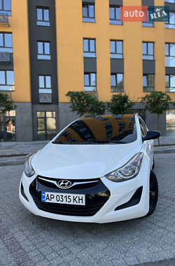 Седан Hyundai Elantra 2015 в 