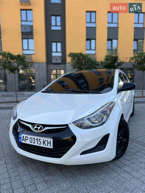 Седан Hyundai Elantra 2015 в 