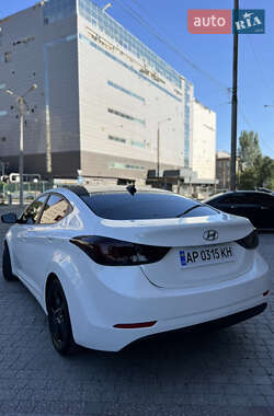 Седан Hyundai Elantra 2015 в 