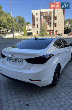 Седан Hyundai Elantra 2015 в 