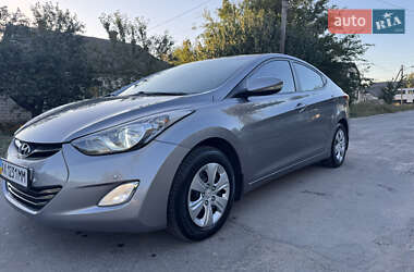 Седан Hyundai Elantra 2012 в Краснограде