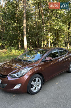 Седан Hyundai Elantra 2013 в Виннице