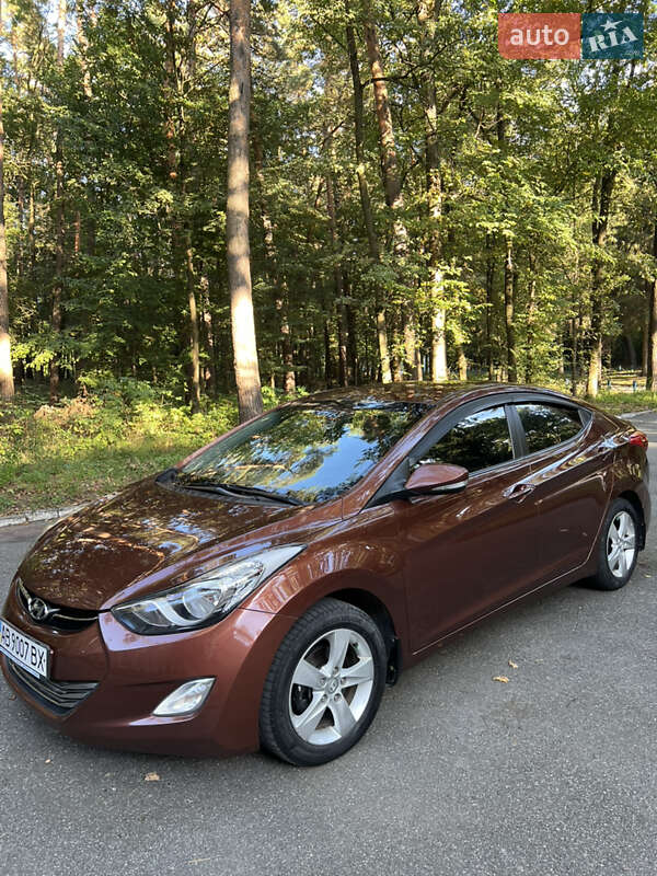 Hyundai Elantra 2013