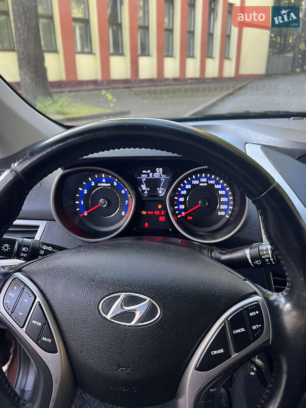 Седан Hyundai Elantra 2013 в Виннице