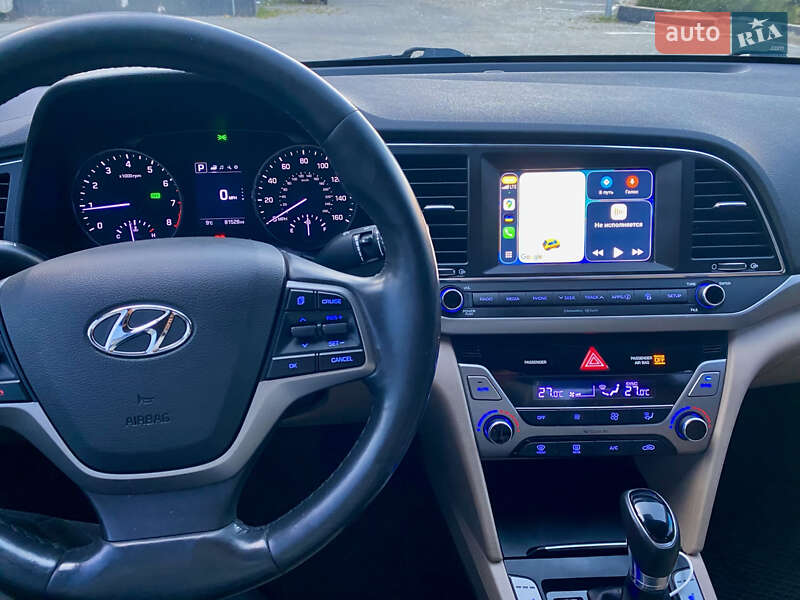 Седан Hyundai Elantra 2016 в Харкові