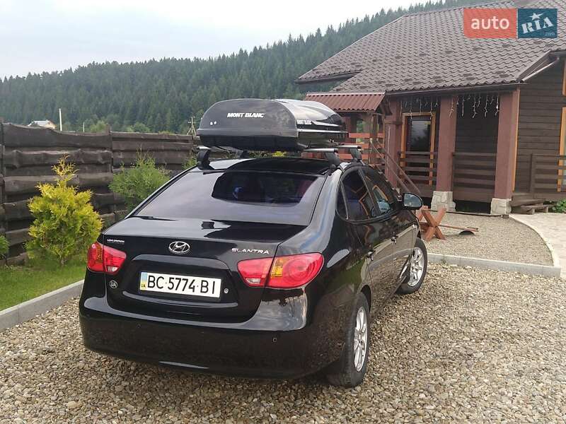 Седан Hyundai Elantra 2008 в Львове