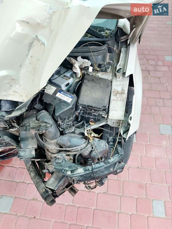Седан Hyundai Elantra 2011 в Виннице
