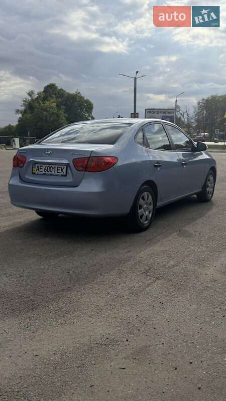 Седан Hyundai Elantra 2011 в Днепре