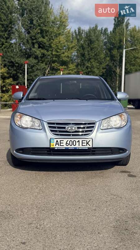 Седан Hyundai Elantra 2011 в Днепре