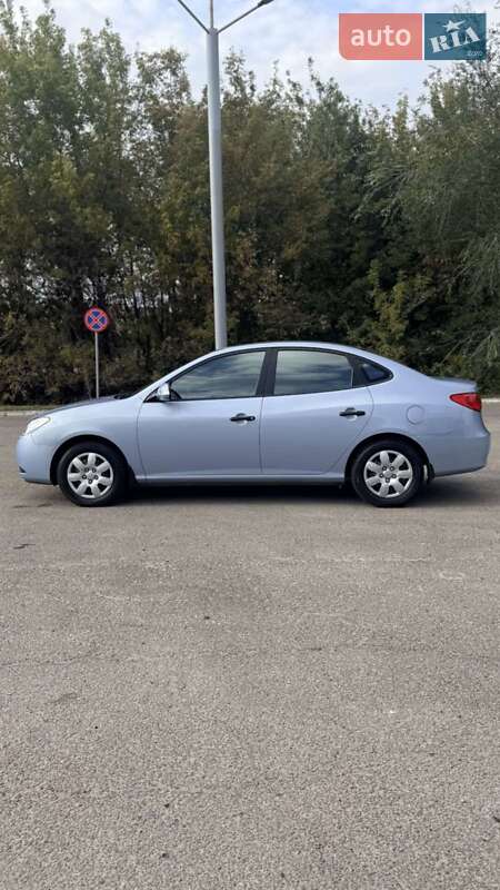Седан Hyundai Elantra 2011 в Днепре
