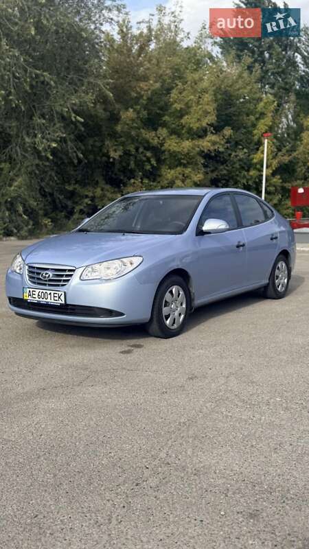 Седан Hyundai Elantra 2011 в Днепре