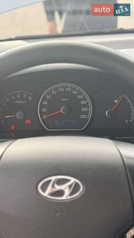 Седан Hyundai Elantra 2011 в Днепре