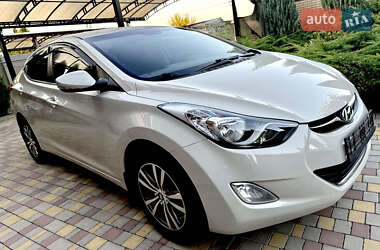 Hyundai Elantra 2012