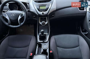 Седан Hyundai Elantra 2012 в 