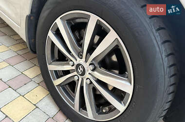 Седан Hyundai Elantra 2012 в 