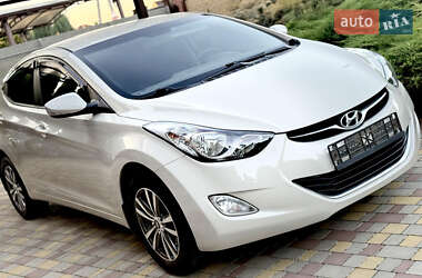 Седан Hyundai Elantra 2012 в 