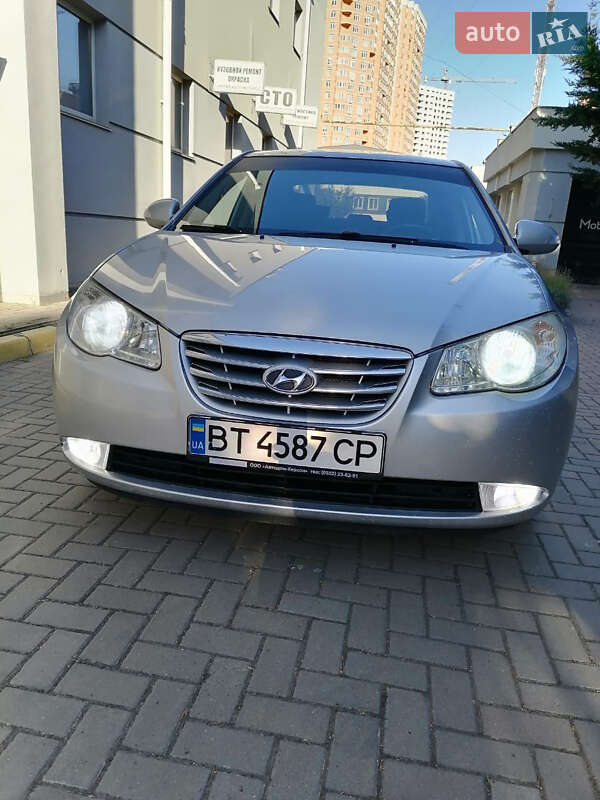 Седан Hyundai Elantra 2010 в Одессе