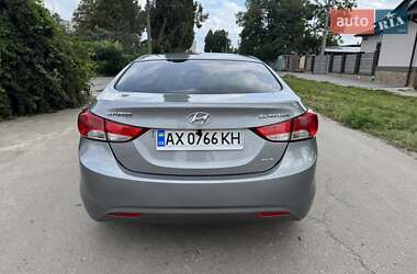 Седан Hyundai Elantra 2012 в 