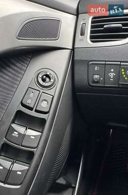 Седан Hyundai Elantra 2012 в 