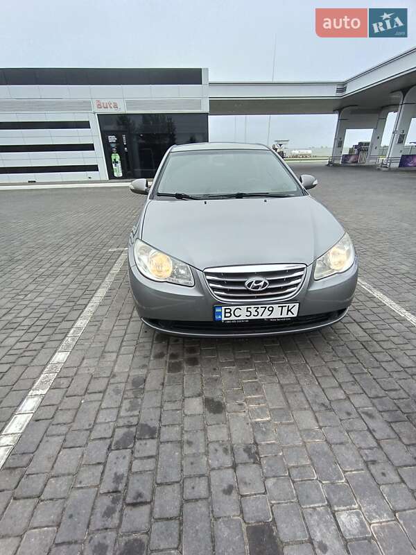 Hyundai Elantra 2011