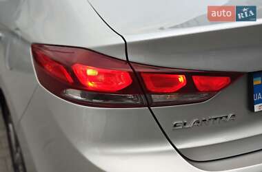 Седан Hyundai Elantra 2016 в 
