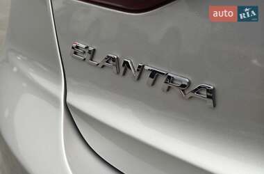 Седан Hyundai Elantra 2016 в 