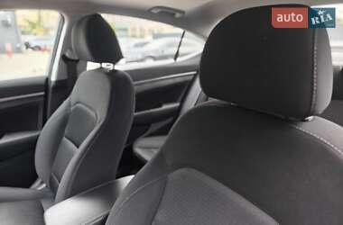 Седан Hyundai Elantra 2016 в 