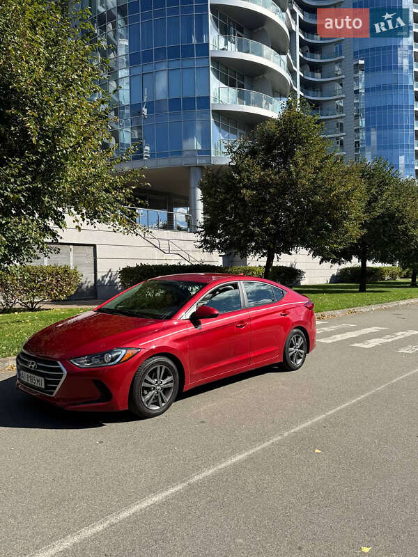 Седан Hyundai Elantra 2016 в Киеве