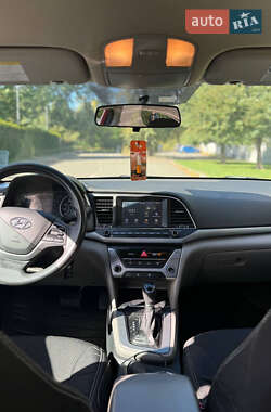 Седан Hyundai Elantra 2016 в 