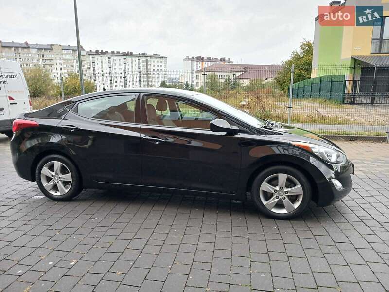 Седан Hyundai Elantra 2012 в Ивано-Франковске