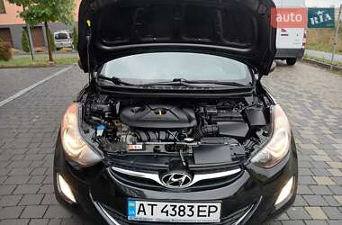 Седан Hyundai Elantra 2012 в 