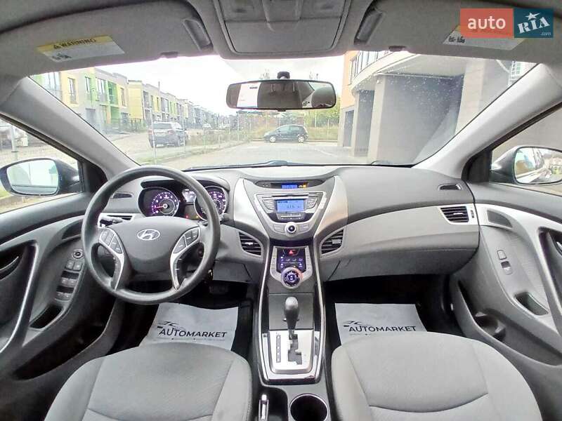 Седан Hyundai Elantra 2012 в Ивано-Франковске