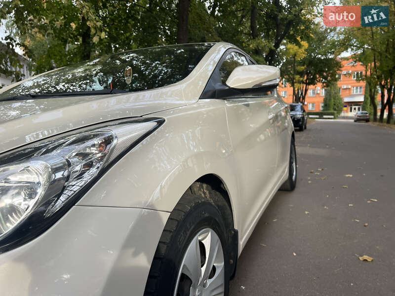 Седан Hyundai Elantra 2012 в Киеве фото 10 Седан Hyundai Elantra 2012 в Киеве