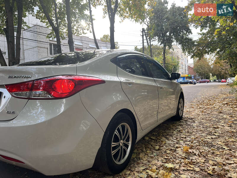 Седан Hyundai Elantra 2012 в Киеве фото 5 Седан Hyundai Elantra 2012 в Киеве