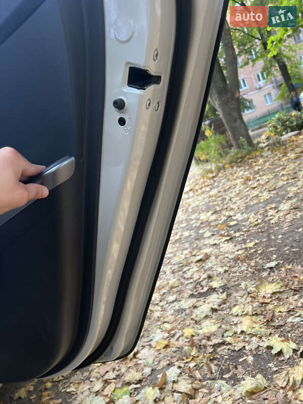 Седан Hyundai Elantra 2012 в Киеве фото 24 Седан Hyundai Elantra 2012 в Киеве